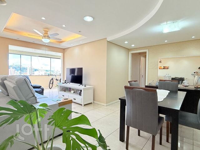 Apartamento com 103m², 3 dormitórios, 1 suíte, 2 vagas, Menino Deus em Porto Alegre