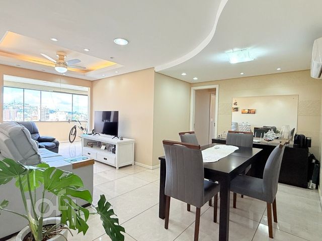 Apartamento com 103m², 3 dormitórios, 1 suíte, 2 vagas, Menino Deus em Porto Alegre