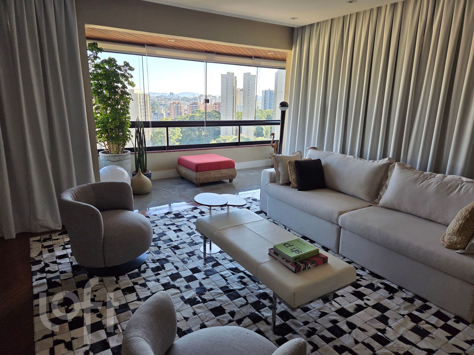 Apartamento à venda em Vila Suzana com 156 m², 3 q