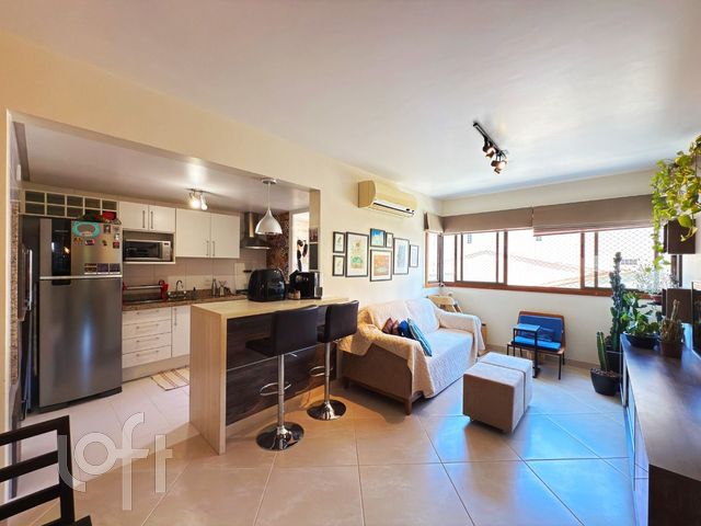 Apartamento com 74m², 2 dormitórios, 1 suíte, 1 vaga, Jardim Botânico em Porto Alegre