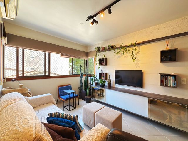 Apartamento com 74m², 2 dormitórios, 1 suíte, 1 vaga, Jardim Botânico em Porto Alegre