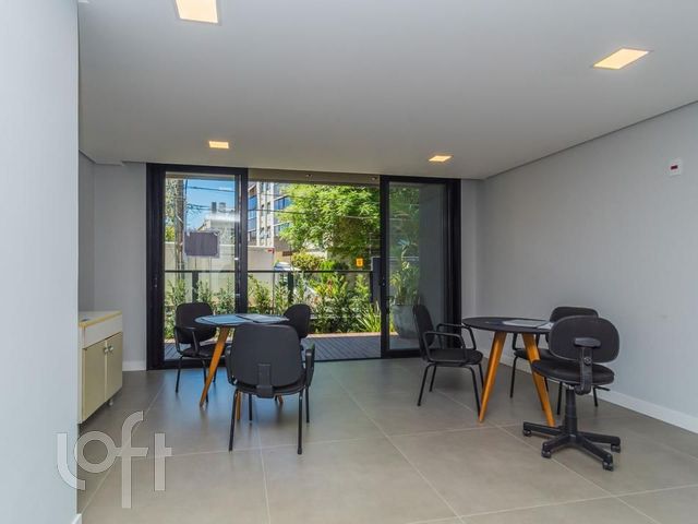 Apartamento com 63m², 2 dormitórios, 1 suíte, 1 vaga, Petrópolis em Porto Alegre