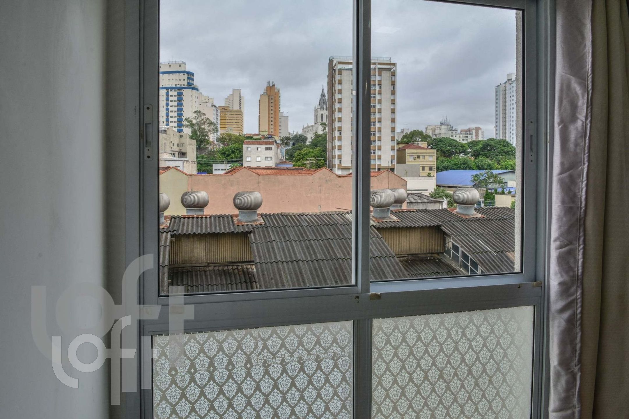 Apartamento à venda com 1 quarto, 28m² - Foto 2