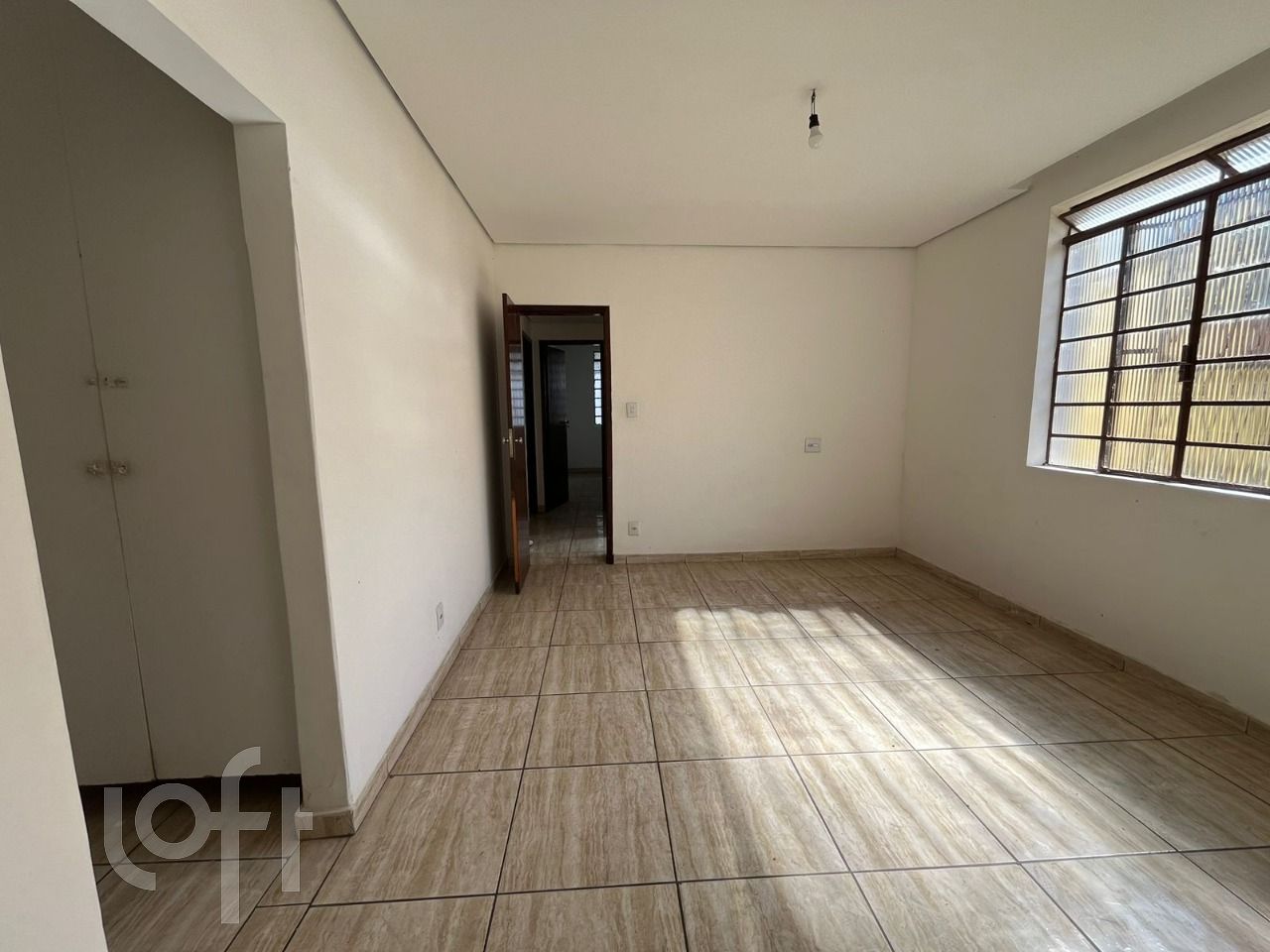 Casa à venda com 3 quartos, 119m² - Foto 1