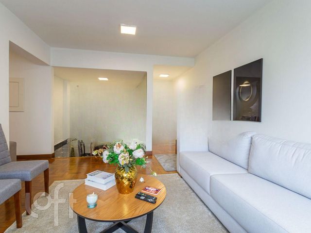 Apartamento com 104m², 3 dormitórios, 1 suíte, 1 vaga, Moinhos de Vento em Porto Alegre