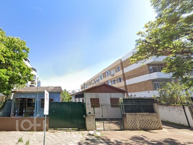 Casa com 1332m², 1 dormitório, Menino Deus em Porto Alegre