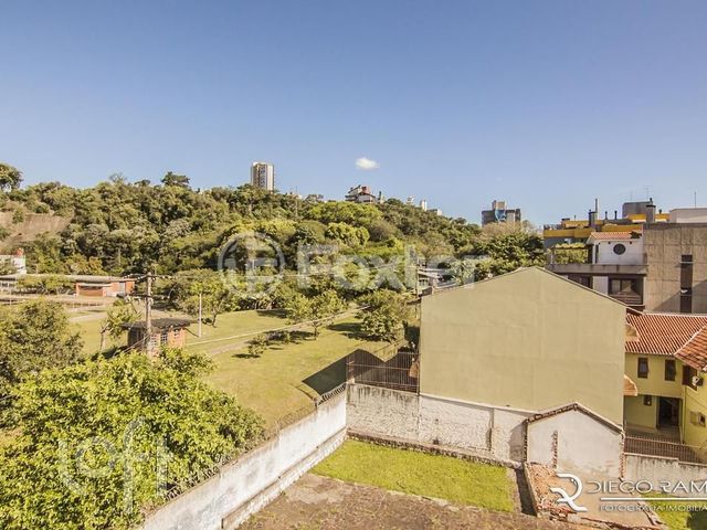 Apartamento com 110m², 3 dormitórios, 3 suítes, 2 vagas, Menino Deus em Porto Alegre