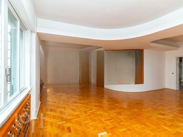 Apartamento com 237m², 3 dormitórios, 1 suíte, 2 vagas, Independência em Porto Alegre
