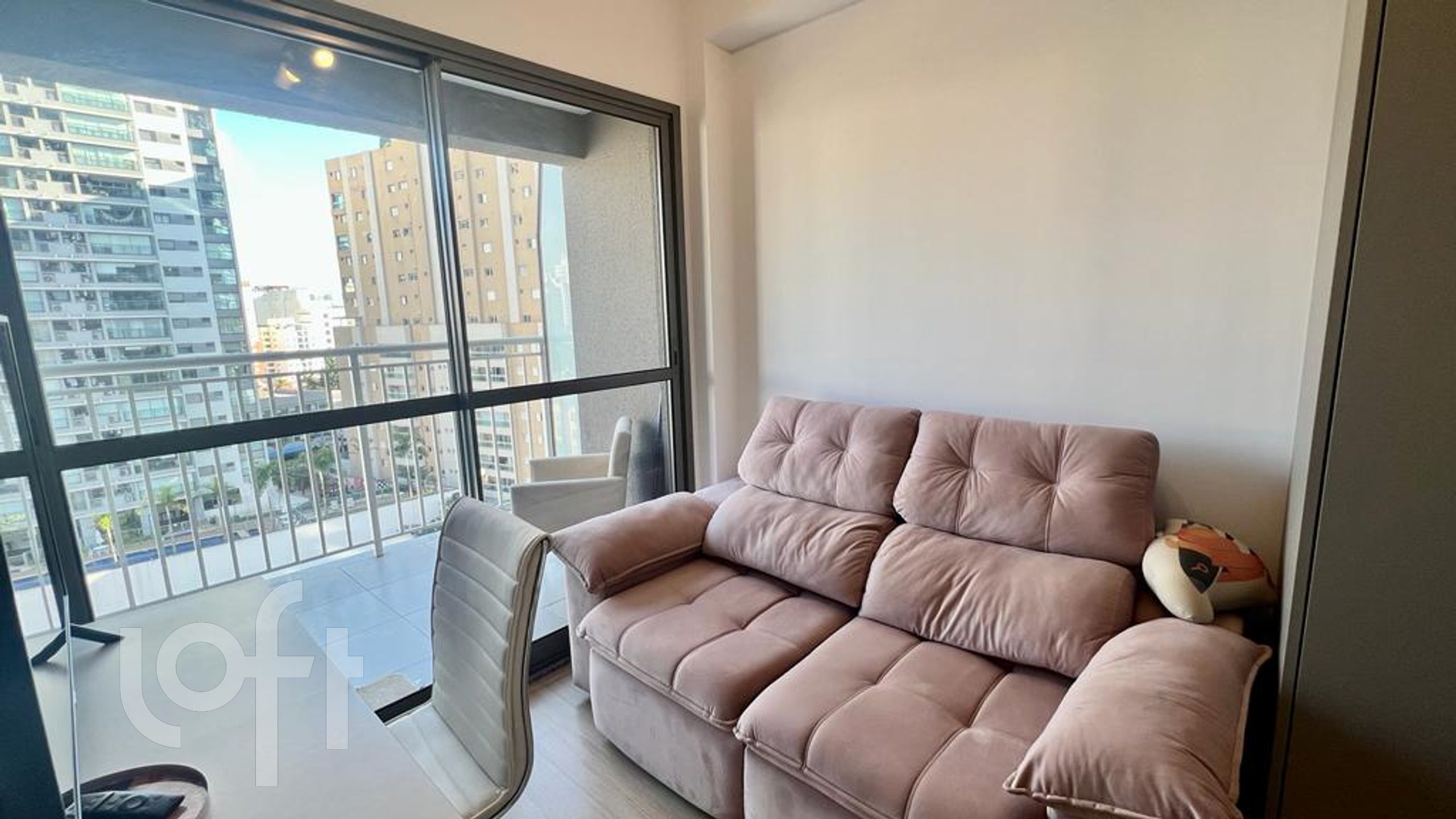 Apartamento à venda com 1 quarto, 27m² - Foto 2