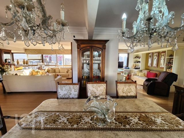 Apartamento com 196m², 3 dormitórios, 2 suítes, 3 vagas, Menino Deus em Porto Alegre