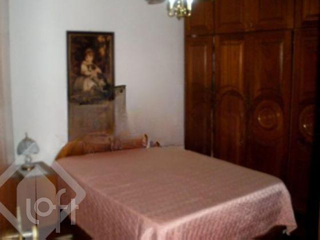 Casa com 495m², 3 dormitórios, 1 suíte, 2 vagas, Menino Deus em Porto Alegre