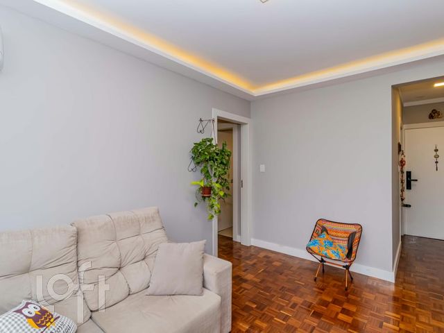 Apartamento com 75m², 3 dormitórios, 1 suíte, 1 vaga, Petrópolis em Porto Alegre
