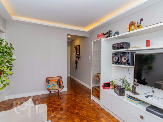 Apartamento com 75m², 3 dormitórios, 1 suíte, 1 vaga, Petrópolis em Porto Alegre