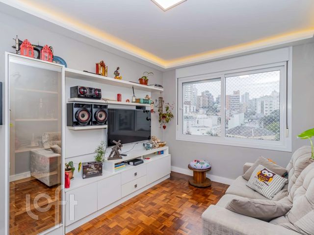 Apartamento com 75m², 3 dormitórios, 1 suíte, 1 vaga, Petrópolis em Porto Alegre