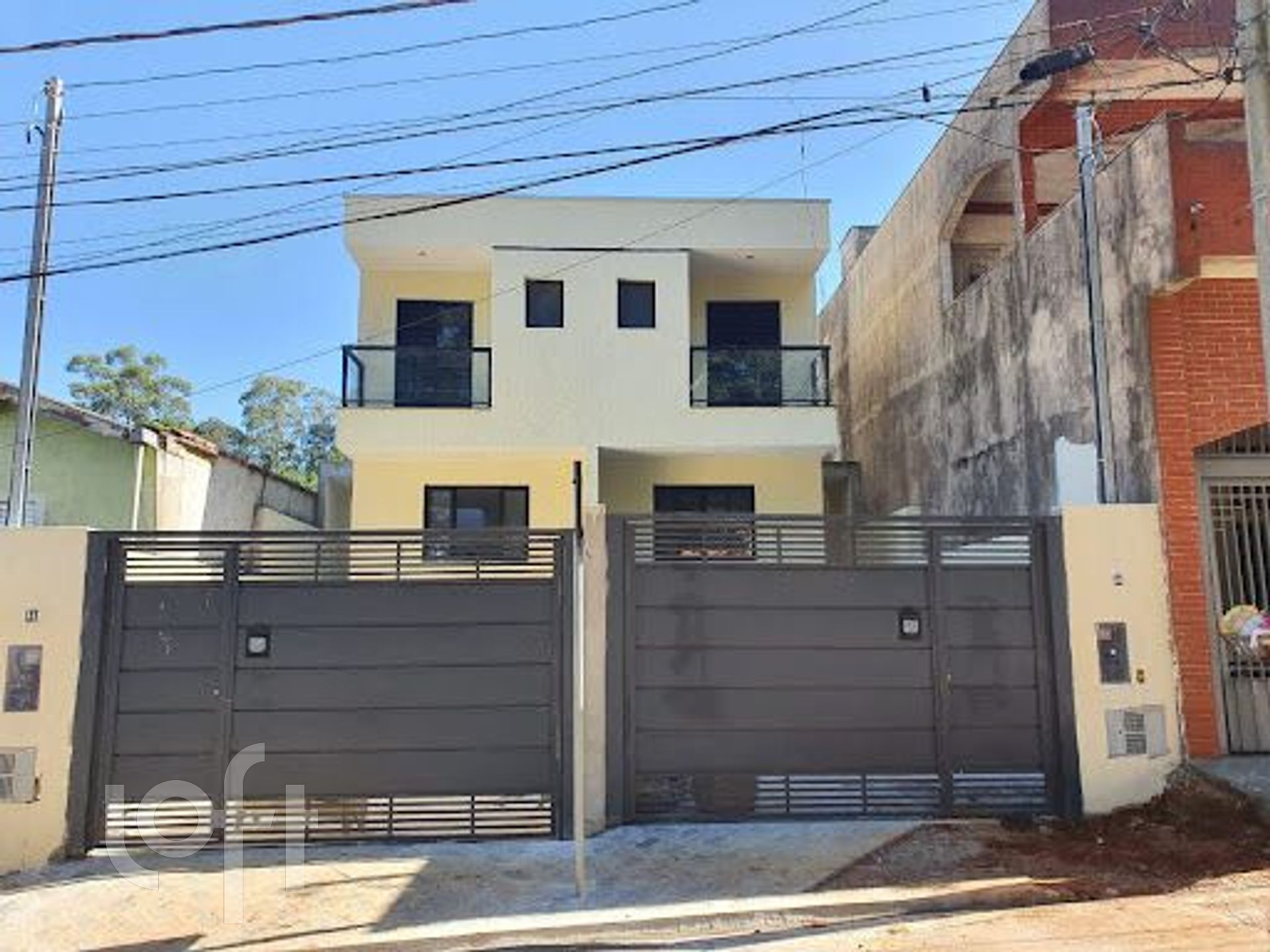 Casa à venda com 3 quartos, 100m² - Foto 1