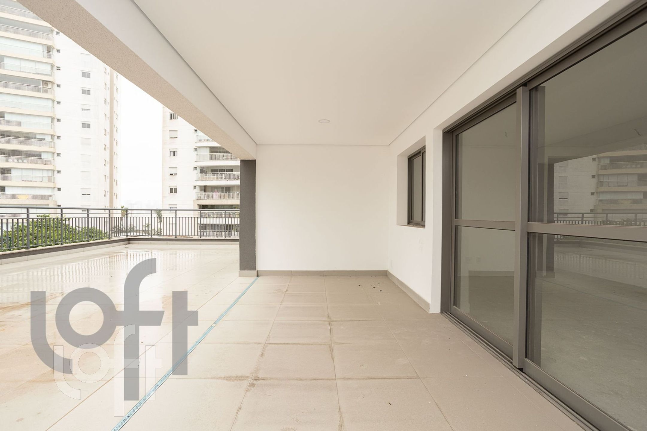 Apartamento à venda com 3 quartos, 216m² - Foto 10