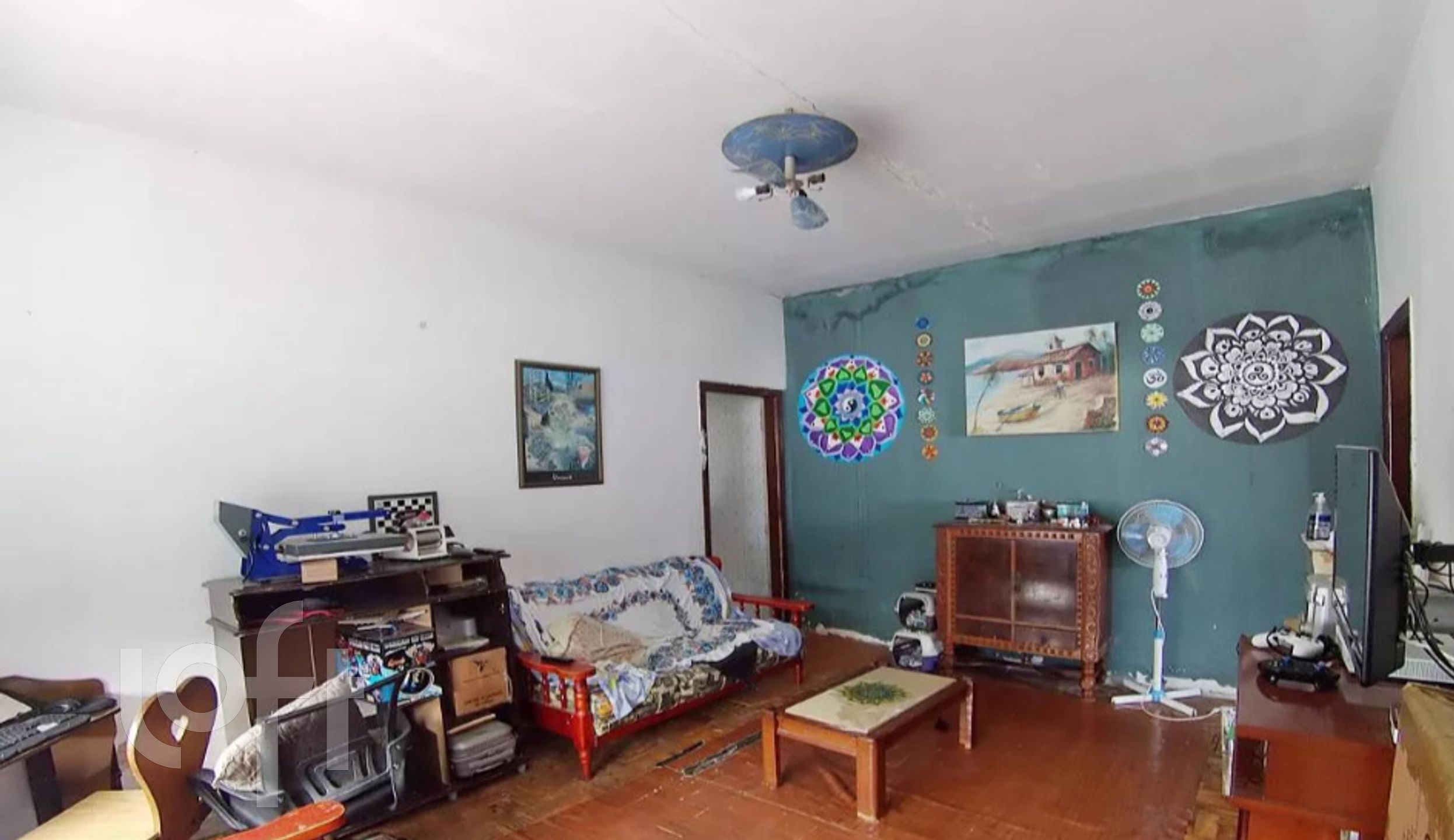 Casa à venda com 2 quartos, 200m² - Foto 1