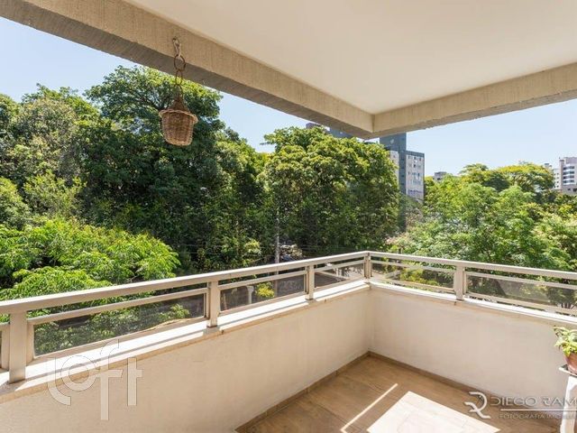 Apartamento com 116m², 3 dormitórios, 1 suíte, 2 vagas, Higienópolis em Porto Alegre