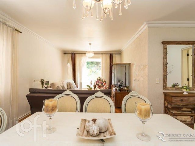 Apartamento com 116m², 3 dormitórios, 1 suíte, 2 vagas, Higienópolis em Porto Alegre