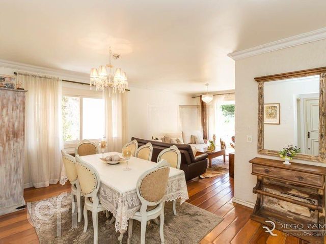 Apartamento com 116m², 3 dormitórios, 1 suíte, 2 vagas, Higienópolis em Porto Alegre