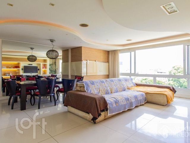 Apartamento com 106m², 3 dormitórios, 1 suíte, 1 vaga, Petrópolis em Porto Alegre