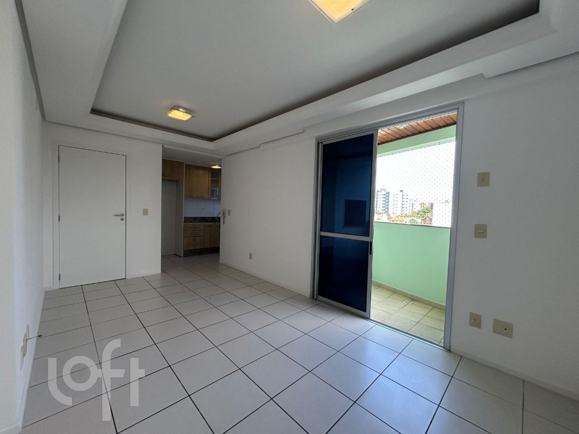 Apartamento à venda em Coloninha com 61 m², 2 quartos, 1 vaga
