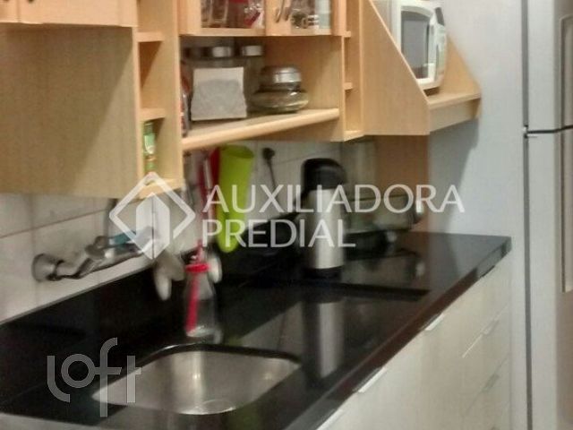 Apartamento com 74m², 2 dormitórios, 2 vagas, Menino Deus em Porto Alegre