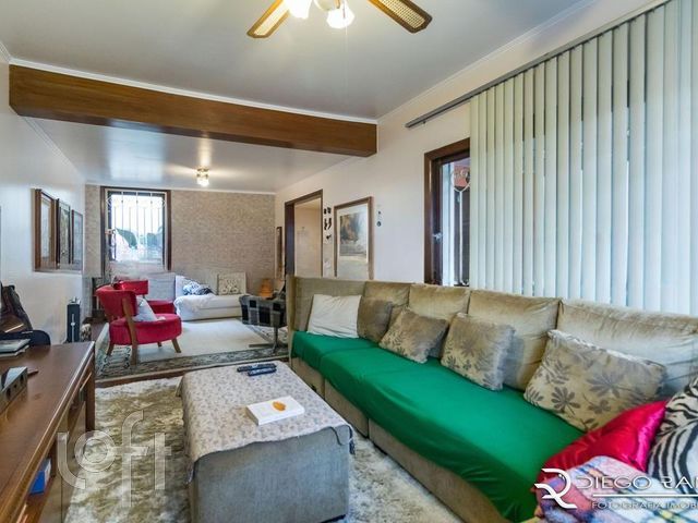 Casa com 248m², 3 dormitórios, 2 suítes, 3 vagas, Petrópolis em Porto Alegre