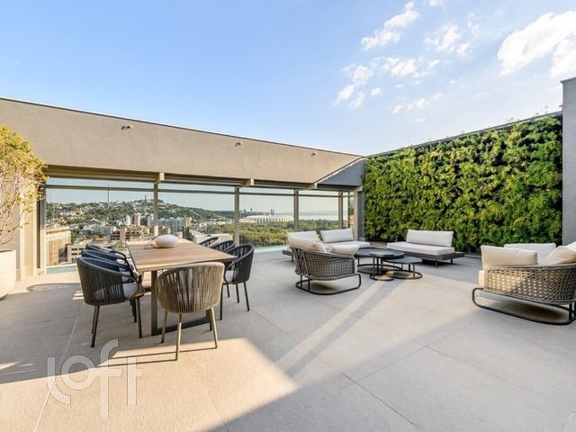 Apartamento com 97m², 2 dormitórios, 1 suíte, 2 vagas, Menino Deus em Porto Alegre