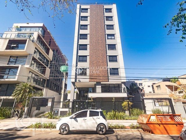 Apartamento com 133m², 3 dormitórios, 1 suíte, 2 vagas, Petrópolis em Porto Alegre