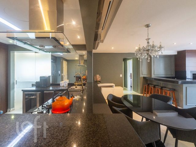 Apartamento com 104m², 2 dormitórios, 1 suíte, 1 vaga, Higienópolis em Porto Alegre