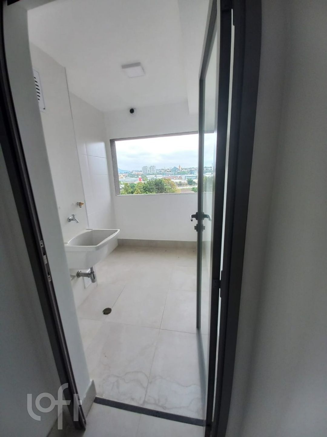 Apartamento à venda com 4 quartos, 147m² - Foto 2