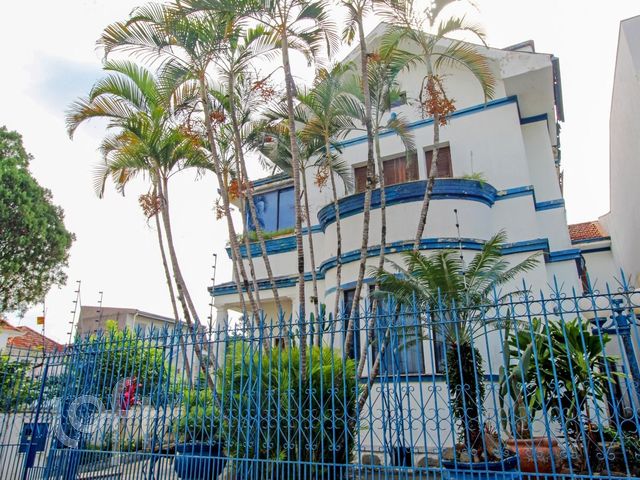 Casa com 486m², 4 dormitórios, 2 suítes, 3 vagas, São João em Porto Alegre