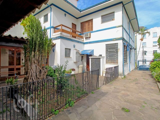 Casa com 486m², 4 dormitórios, 2 suítes, 3 vagas, São João em Porto Alegre