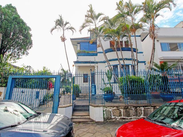 Casa com 486m², 4 dormitórios, 2 suítes, 3 vagas, São João em Porto Alegre