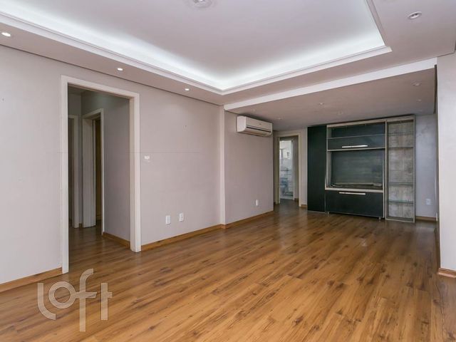 Apartamento com 104m², 3 dormitórios, 1 suíte, 1 vaga, Petrópolis em Porto Alegre