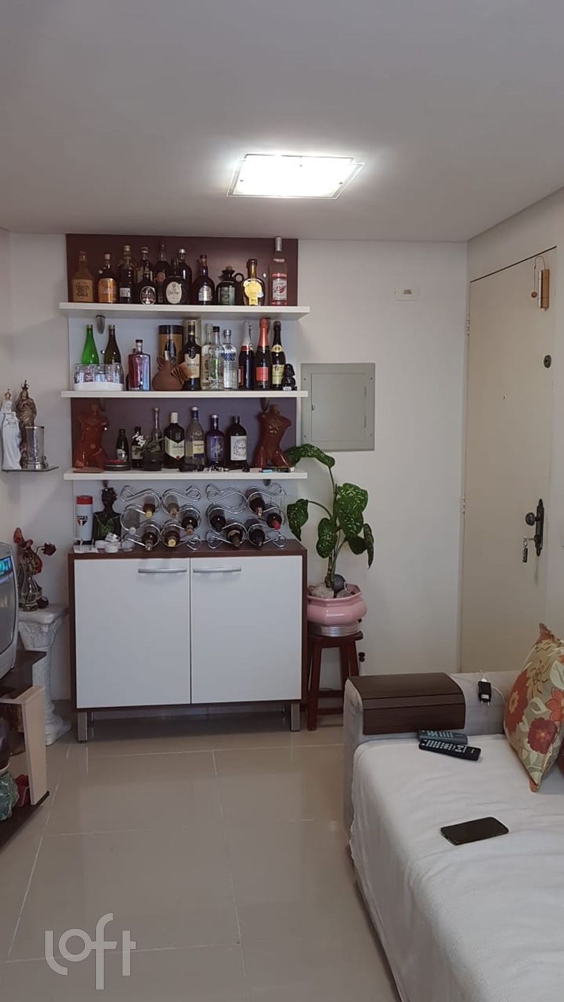 Apartamento à venda com 1 quarto, 50m² - Foto 1