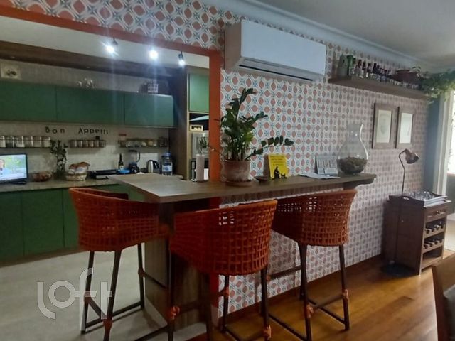 Apartamento com 167m², 3 dormitórios, 1 suíte, 1 vaga, Menino Deus em Porto Alegre