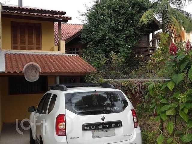 Casa com 115m², 4 dormitórios, 1 suíte, 2 vagas, Vila Ipiranga em Porto Alegre