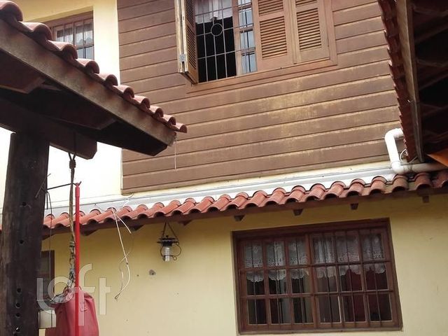 Casa com 115m², 4 dormitórios, 1 suíte, 2 vagas, Vila Ipiranga em Porto Alegre