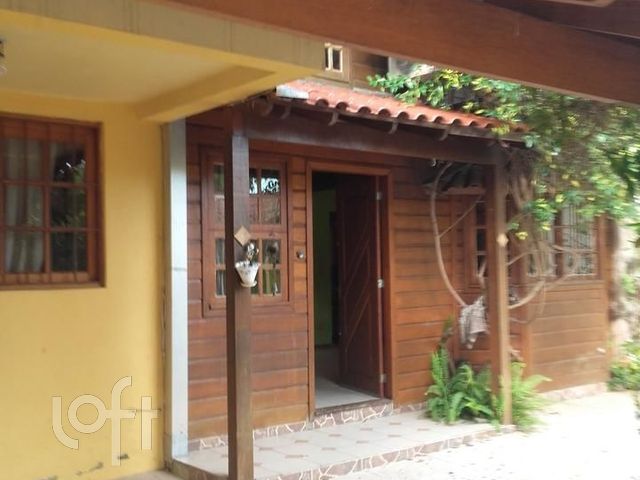 Casa com 115m², 4 dormitórios, 1 suíte, 2 vagas, Vila Ipiranga em Porto Alegre