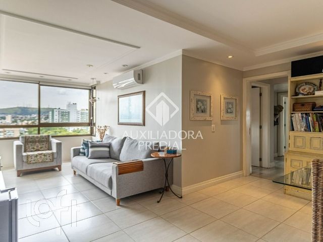 Apartamento com 83m², 3 dormitórios, 1 suíte, 2 vagas, Santana em Porto Alegre