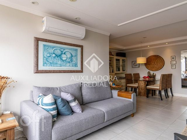 Apartamento com 83m², 3 dormitórios, 1 suíte, 2 vagas, Santana em Porto Alegre