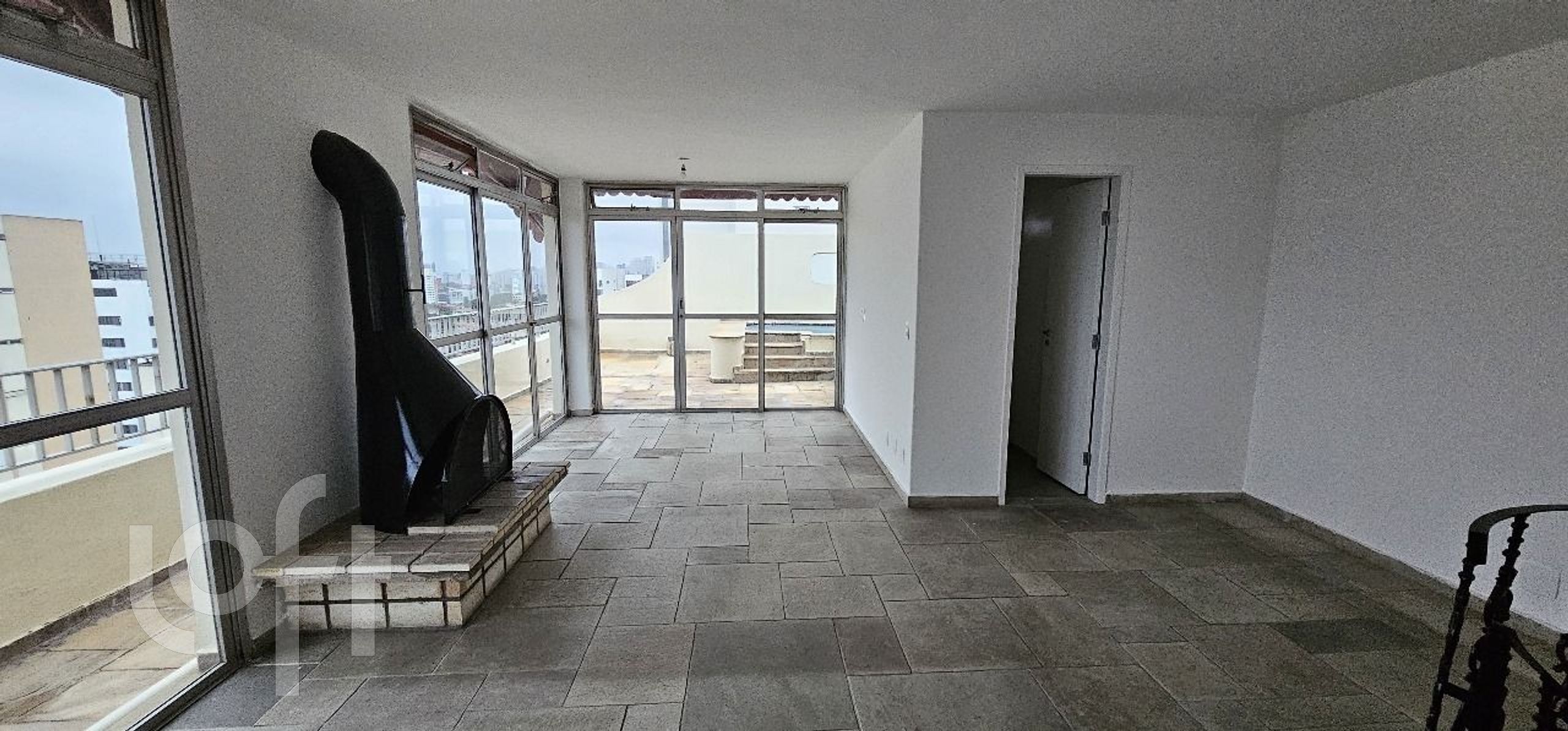 Apartamento à venda com 3 quartos, 202m² - Foto 2