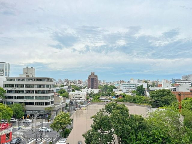 Apartamento com 93m², 3 dormitórios, 1 suíte, 2 vagas, Santana em Porto Alegre