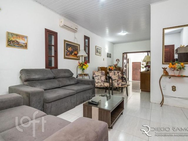 Casa com 200m², 3 dormitórios, 1 suíte, 2 vagas, Jardim Botânico em Porto Alegre