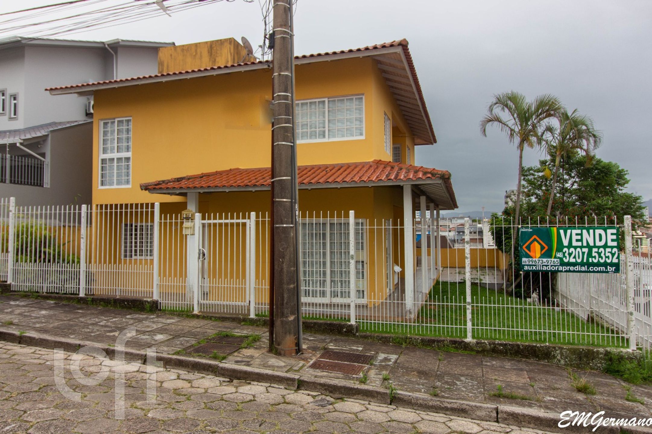 Casa Residencial com 300m², 4 quartos, 2 suítes, 2 garagens, no bairro Jardim Atlântico em Florianópolis