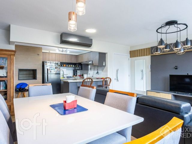 Apartamento com 50m², 1 dormitório, 1 vaga, Auxiliadora em Porto Alegre