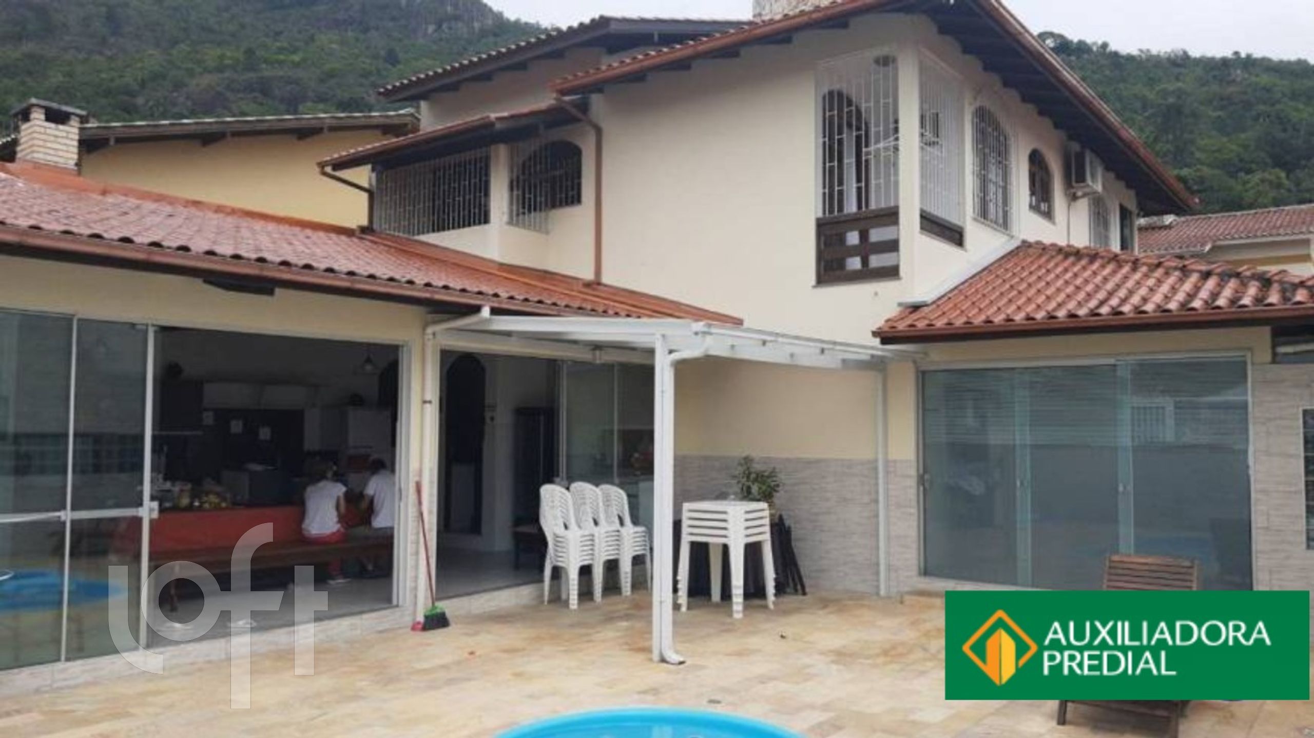 VENDA &#8211; Casa de 3 quartos no bairro Trindade, Florianópolis &#8211; 9145