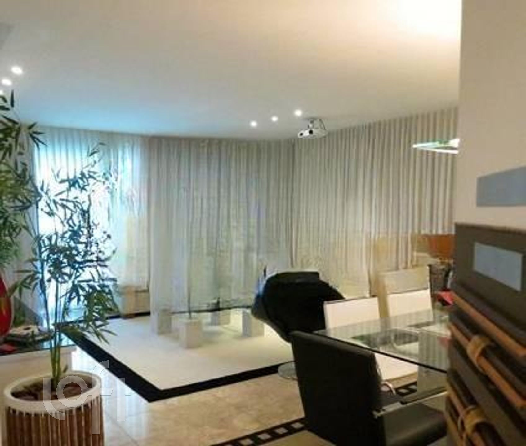 Apartamento à venda com 4 quartos, 200m² - Foto 1